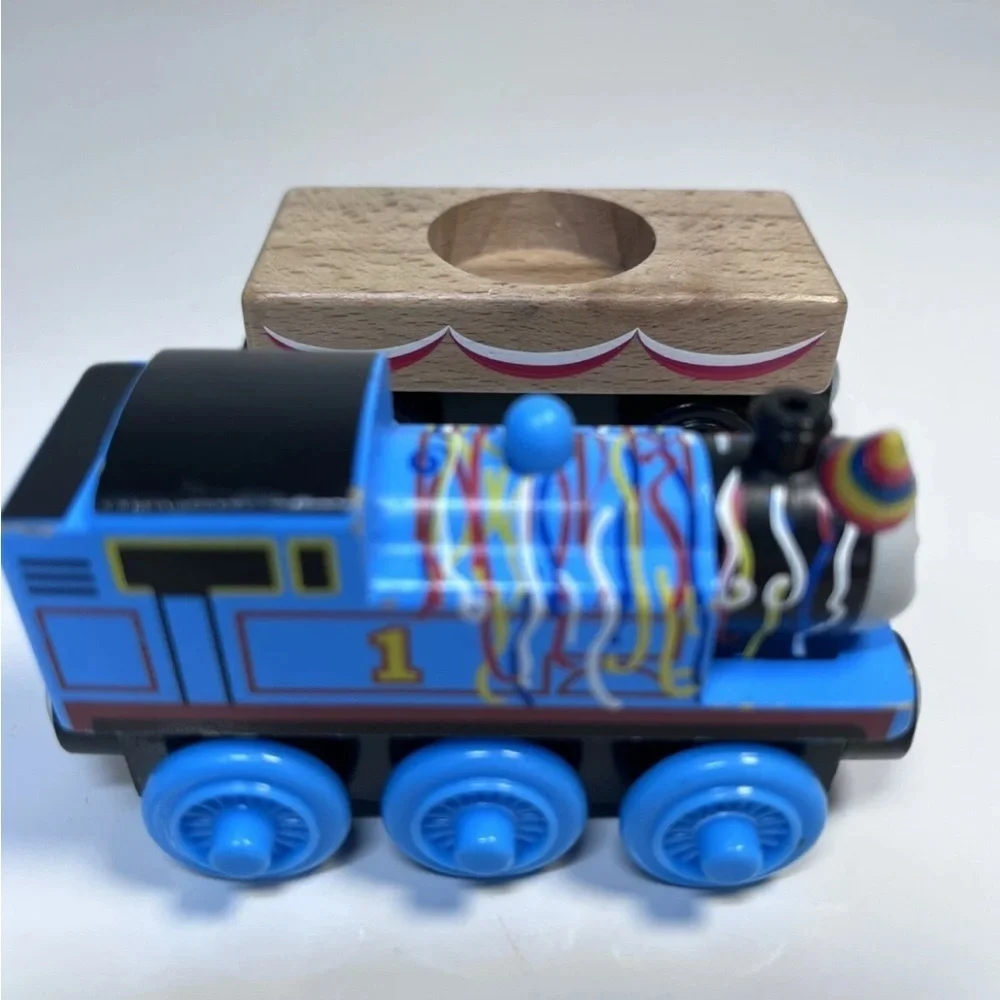 Thomas & Friends Wooden Railway Happy Birthday Thomas w/Cake Cargo‎ Car *no cake